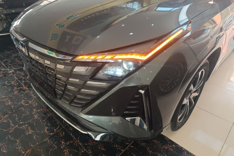 Changan UNI-Z PHEV 2025 car image #23