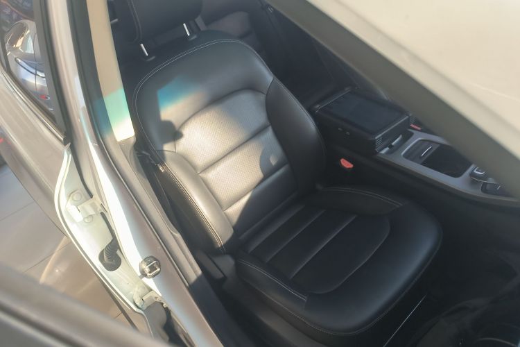 GEELY Emgrand GS 2018 car image #23