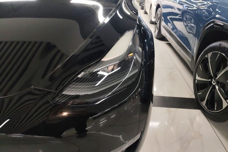 Tesla Model Y 2021 car image #23