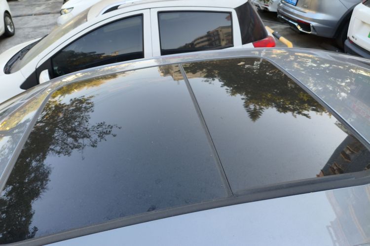 BYD Han 2023 immagine di auto #23