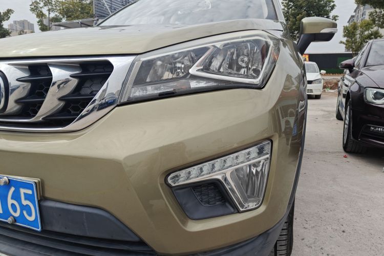 Changan CS15 2017 صورة سيارة #23