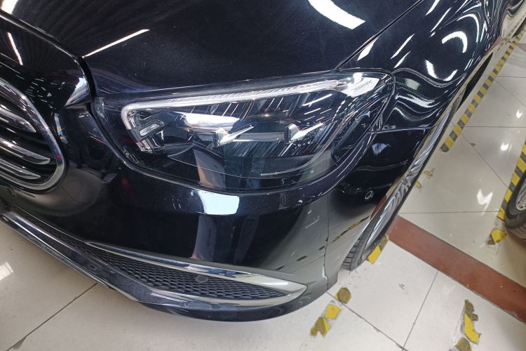 Mercedes-Benz E Class 2023 car image #23