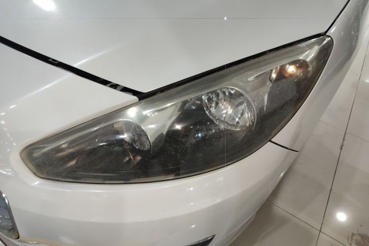 Peugeot 308 2015 car image #23
