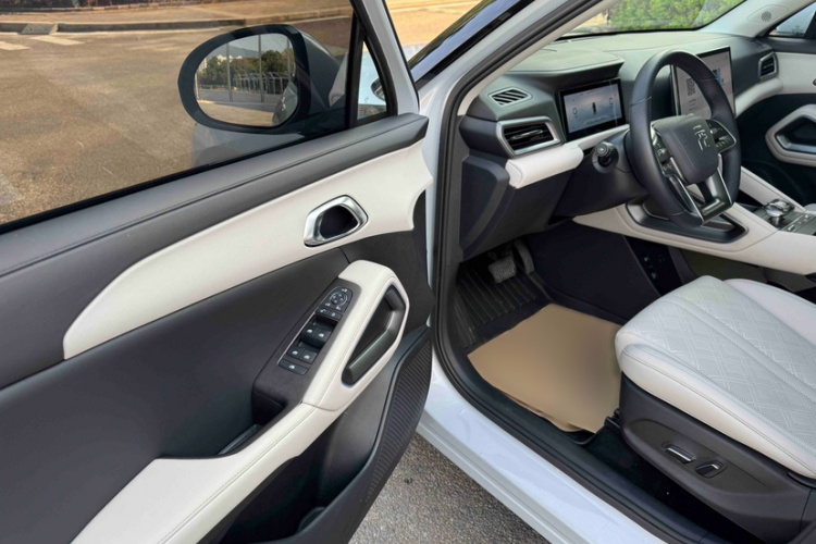 BYD YuanUP 2024 #23 BYD YuanUP 2024 car image #23