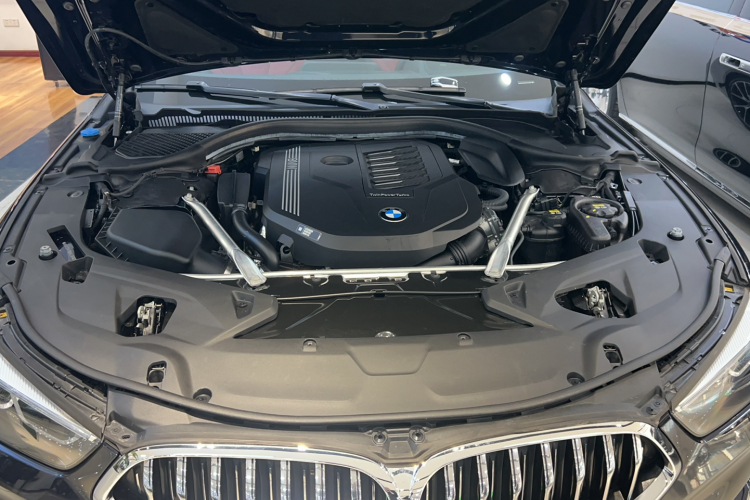 BMW 8 Series 2022 #23 BMW 8 Series 2022 car image #23