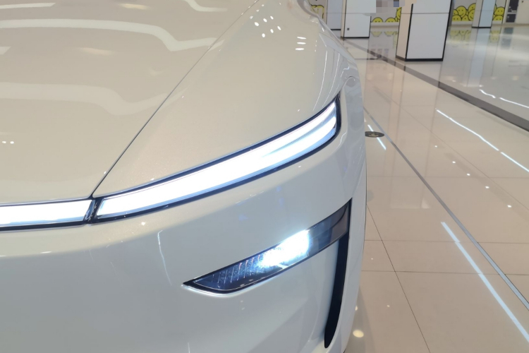 特斯拉 Model Y L 2025 汽车图片 #23