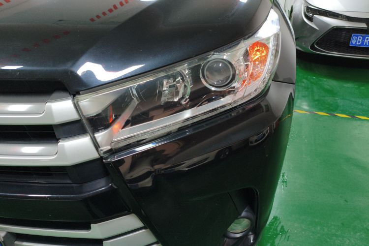 Toyota Highlander 2020 car image #23