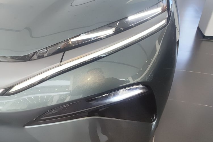 BYD Tang L 2025 صورة سيارة #23