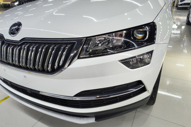 Skoda Karoq 2020 car image #23