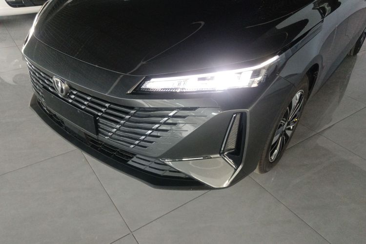 Changan EadoPHEV 2025 immagine di auto #23