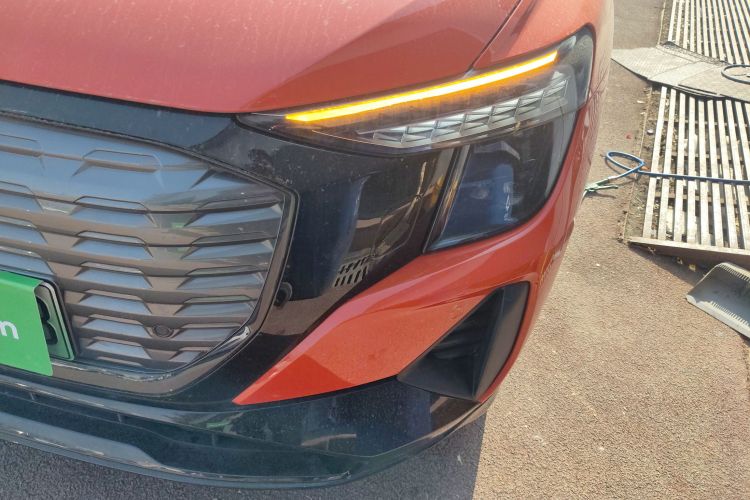 Audi Q5 e-tron 2022 #23 Audi Q5 e-tron 2022 صورة سيارة #23