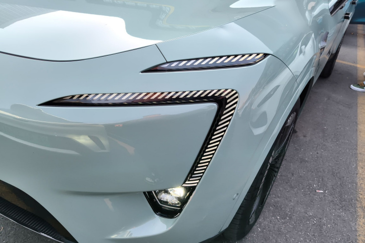 Avatr 11 2024 car image #23