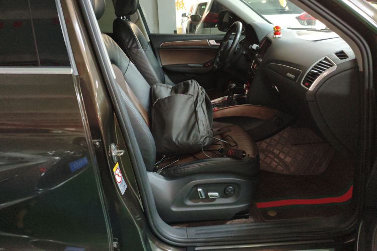 Audi Q5 2016 car image #23