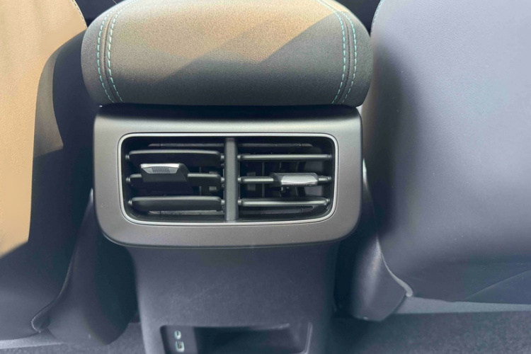 BYD Seal 06 New Energy 2025 car image #23