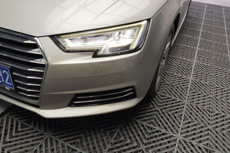 Audi A4L 2018 car image #23