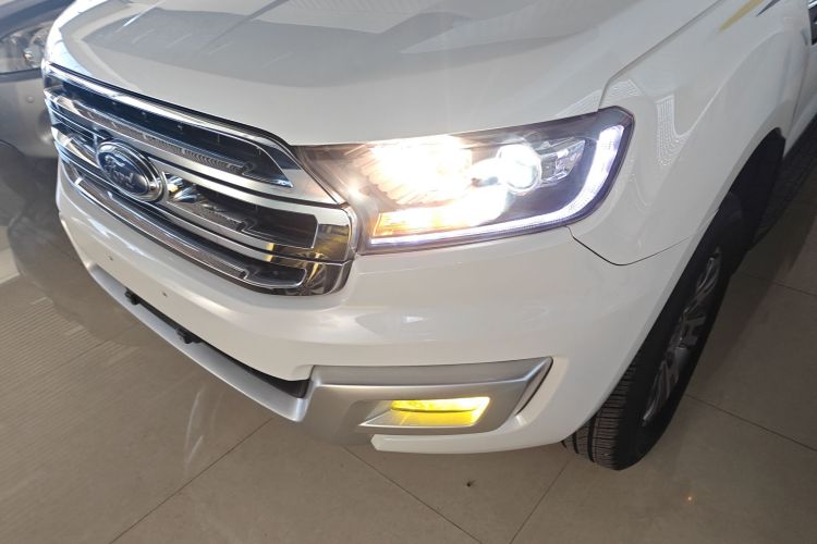 Ford Everest 2018 immagine di auto #23