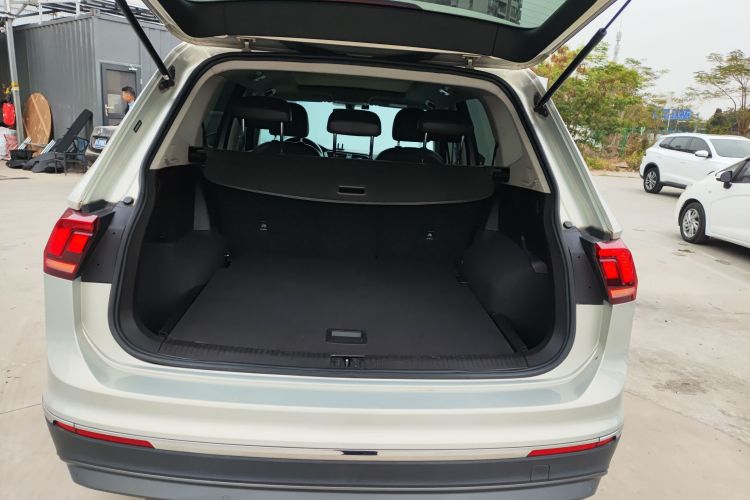 Volkswagen Tiguan L 2018 #23 Volkswagen Tiguan L 2018 car image #23
