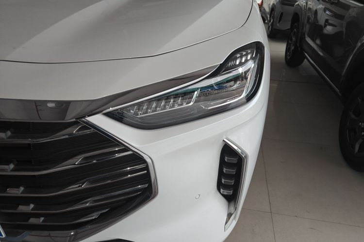 X70 PLUS 2022 car image #23