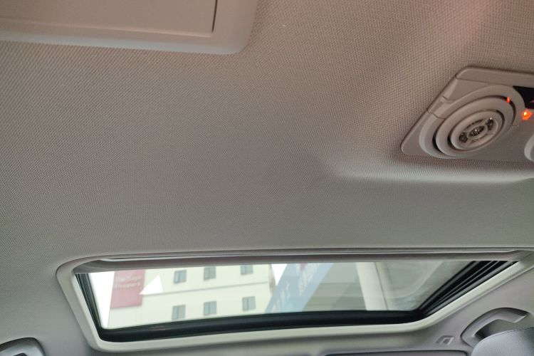 BMW 3 Series 2017 car image #23