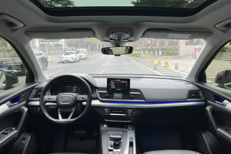 Audi Q5L 2020 car image #23