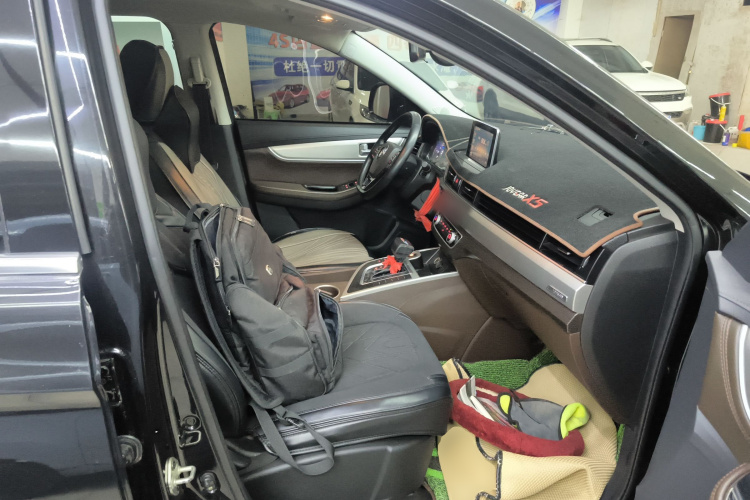 Forthing JOYEAR X5 2018 #23 Forthing JOYEAR X5 2018 car image #23