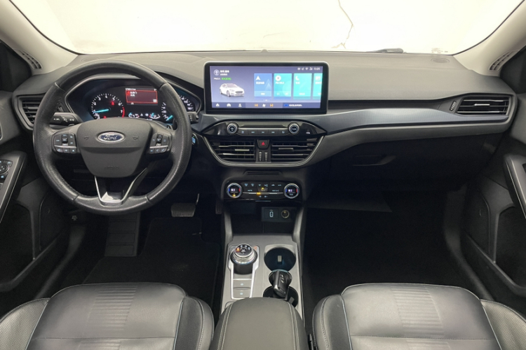 Ford Focus Active 2020 #23 Ford Focus Active 2020 صورة سيارة #23