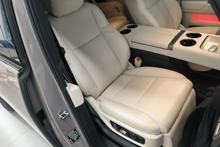 理想汽车 理想MEGA 2025 汽车图片 #23