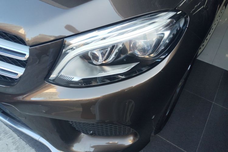 Mercedes-Benz GLE Class 2018 car image #23