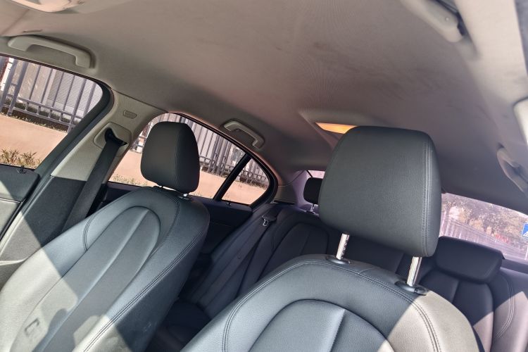 BMW 1 Series 2021 immagine di auto #23