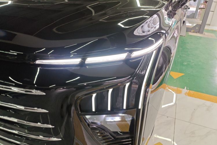 Forthing V9 2025 car image #23