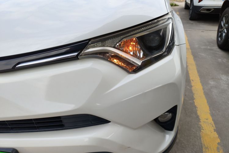 Toyota RAV4 2019 #23 Toyota RAV4 2019 car image #23