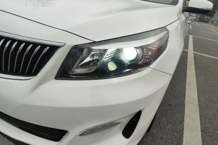 Kia K5 2017 изображение автомобиля #23