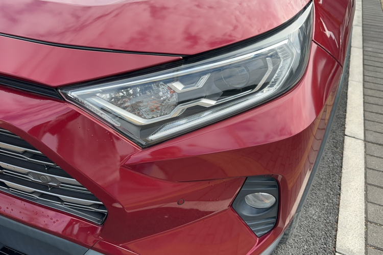 Toyota RAV4 2020 car image #23