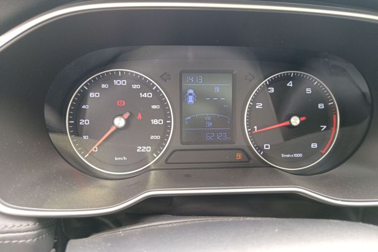 Roewe RX3 2020 изображение автомобиля #23