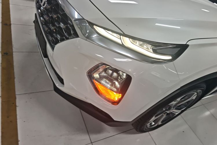 Hyundai Santa Fe 2022 car image #23