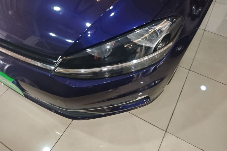 Volkswagen Golf 2020 car image #23