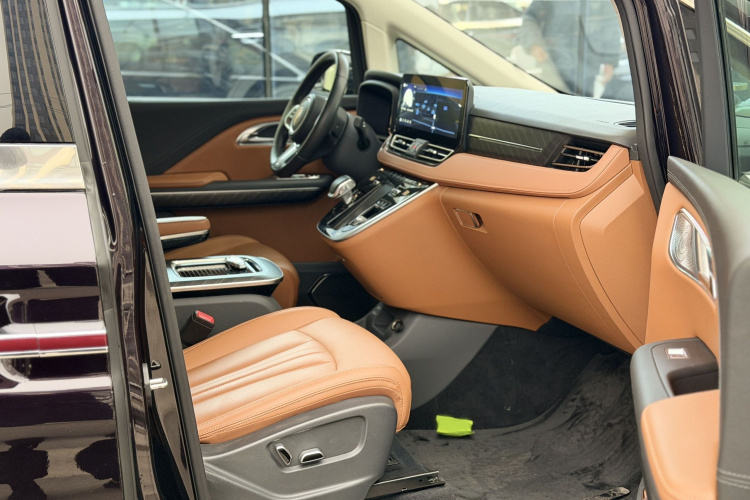 HongQi HQ9 PHEV 2024 #23 HongQi HQ9 PHEV 2024 car image #23