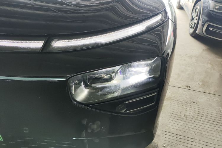 Xpeng G9 2023 #23 Xpeng G9 2023 car image #23