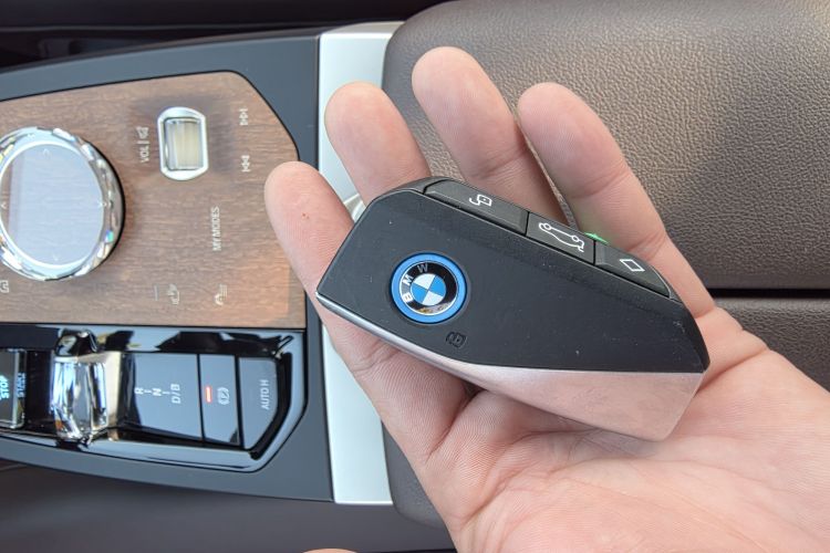 BMW 2022 car image #23