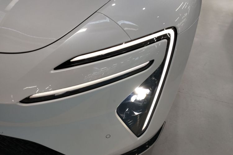 Avatr 06 2025 car image #23