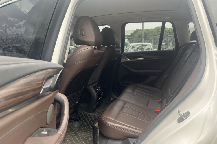 BMW X3 2020 car image #23