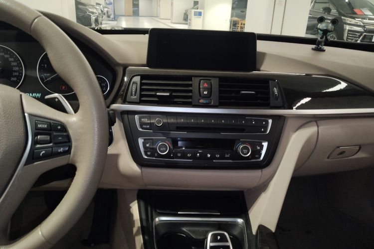 BMW 3 Series GT 2015 immagine di auto #23