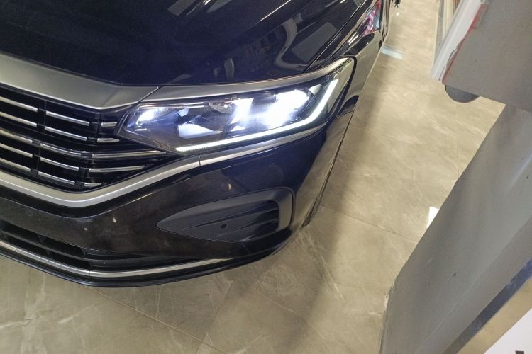 Volkswagen Passat 2025 immagine di auto #23