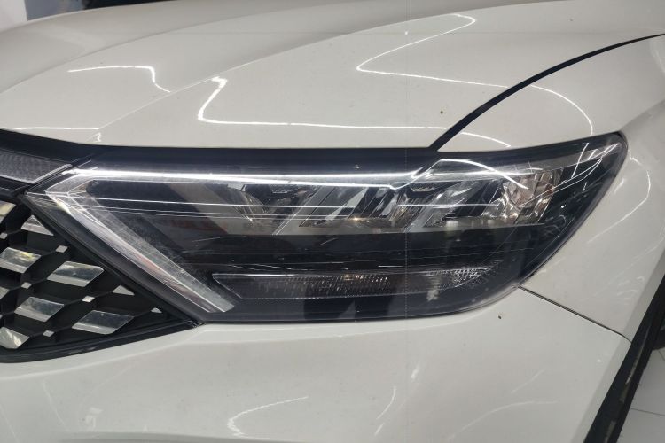 VS5 2019 car image #23