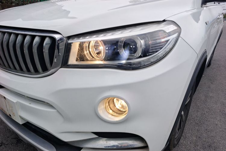 SWM X7 2021 immagine di auto #23