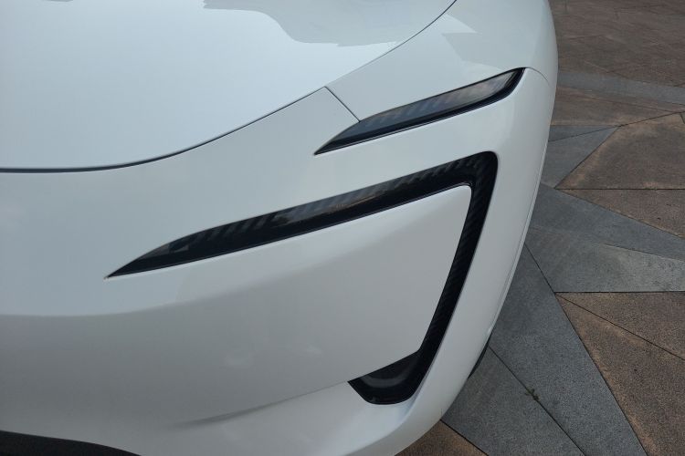 Avatr 11 2024 car image #23