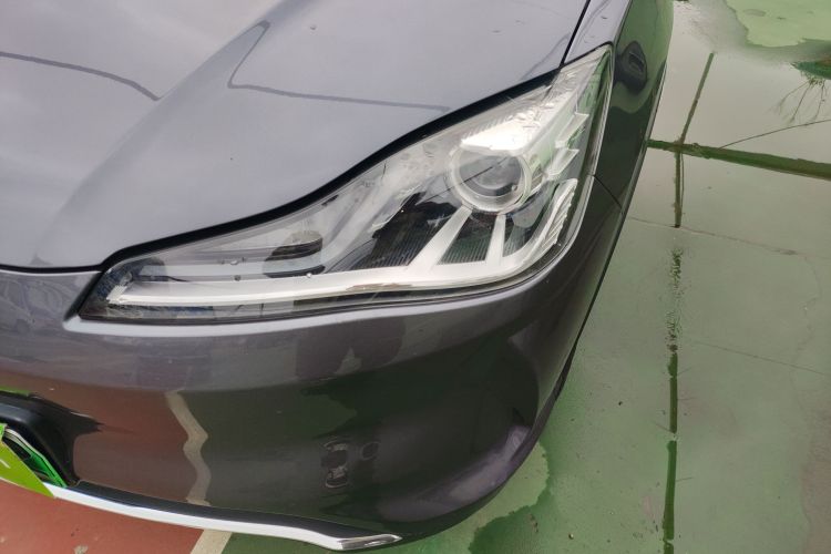 哪吒汽车 哪吒V 2023 汽车图片 #23