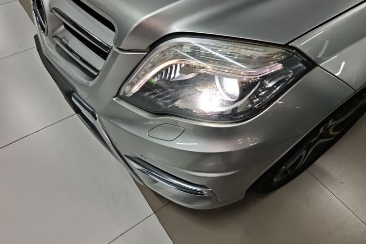 Mercedes-Benz GLK Class 2016 car image #23