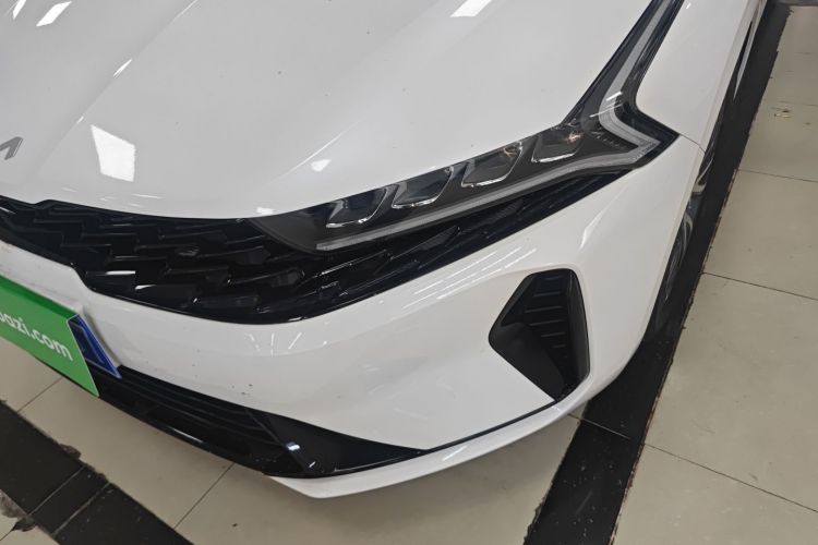 Kia K5 2025 car image #23