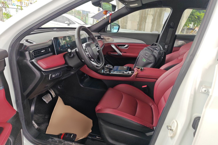 X70 PLUS 2020 car image #23